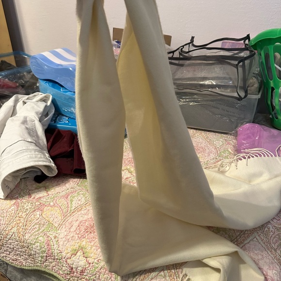 Elegant Cream Scarf - Picture 4 of 5